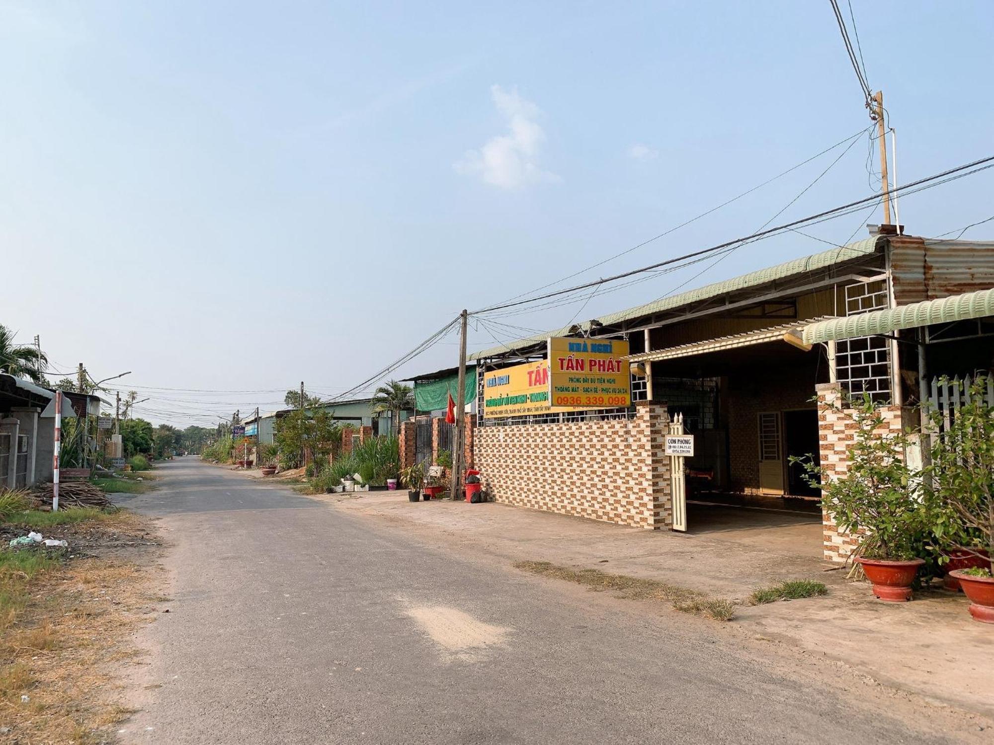 ホテル Nhà Nghỉ TáN PháT Ap Thanh Son エクステリア 写真