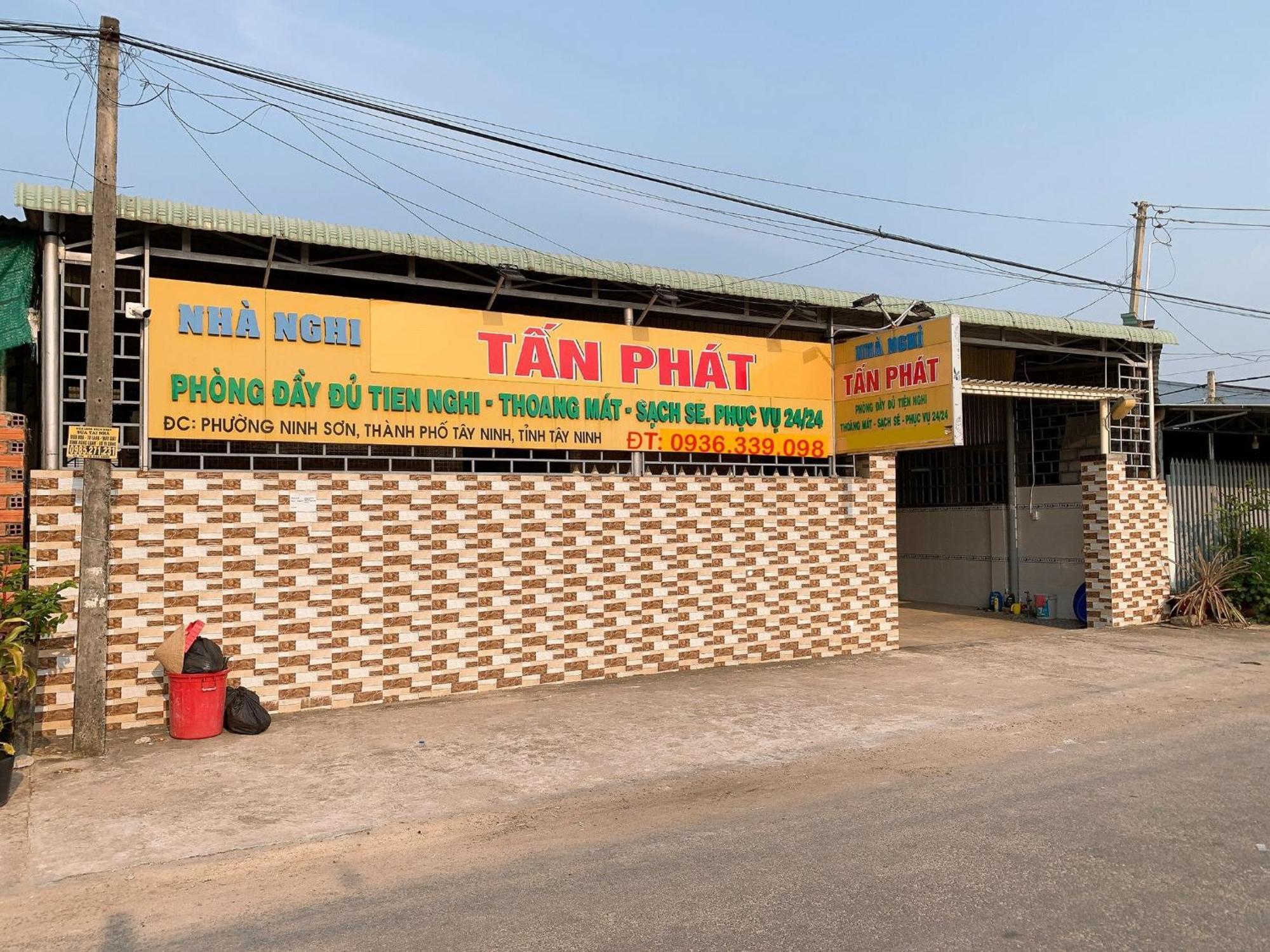 ホテル Nhà Nghỉ TáN PháT Ap Thanh Son エクステリア 写真